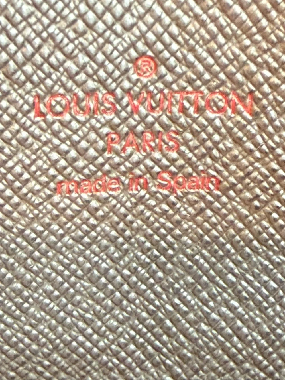 Louis Vuitton ‘Zippy Wallet in Damier Ebene’